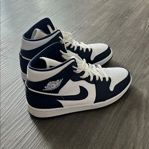Nike Air Jordan 1 Mid